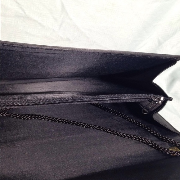 FINAL MARKDOWN LADIES' NWOT Evening Clutch w/Hidden strap - Picture 4 of 5